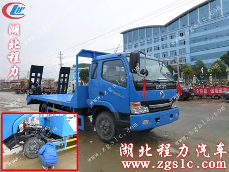 湖北程力師傅指導客戶檢查車輛信息 湖北程力師傅指導客戶檢查車輛信息