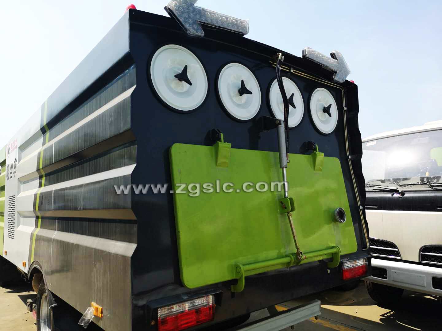 東風大多利卡吸塵車（國五）