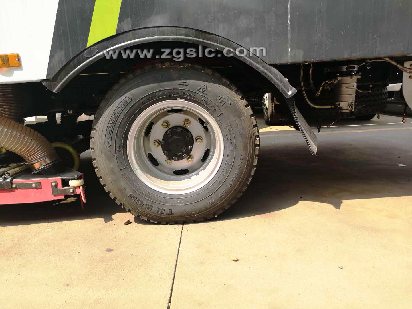 東風大多利卡吸塵車（國五）