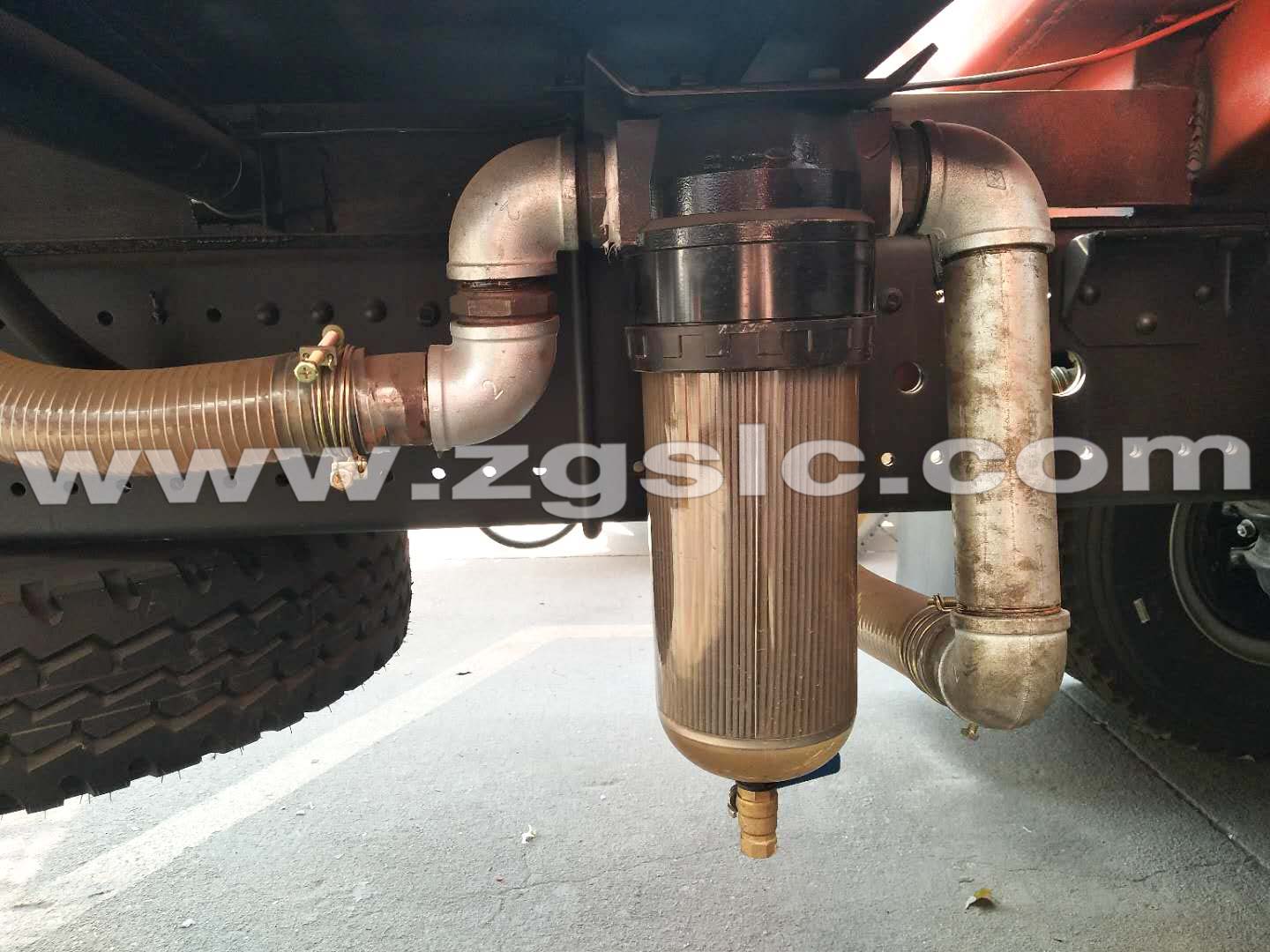 湖北程力集團(tuán)東風(fēng)后雙橋抑塵車