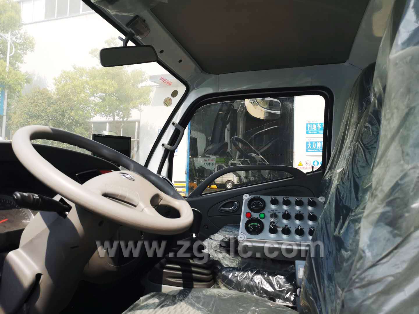 東風多利卡護欄清洗車（國五）