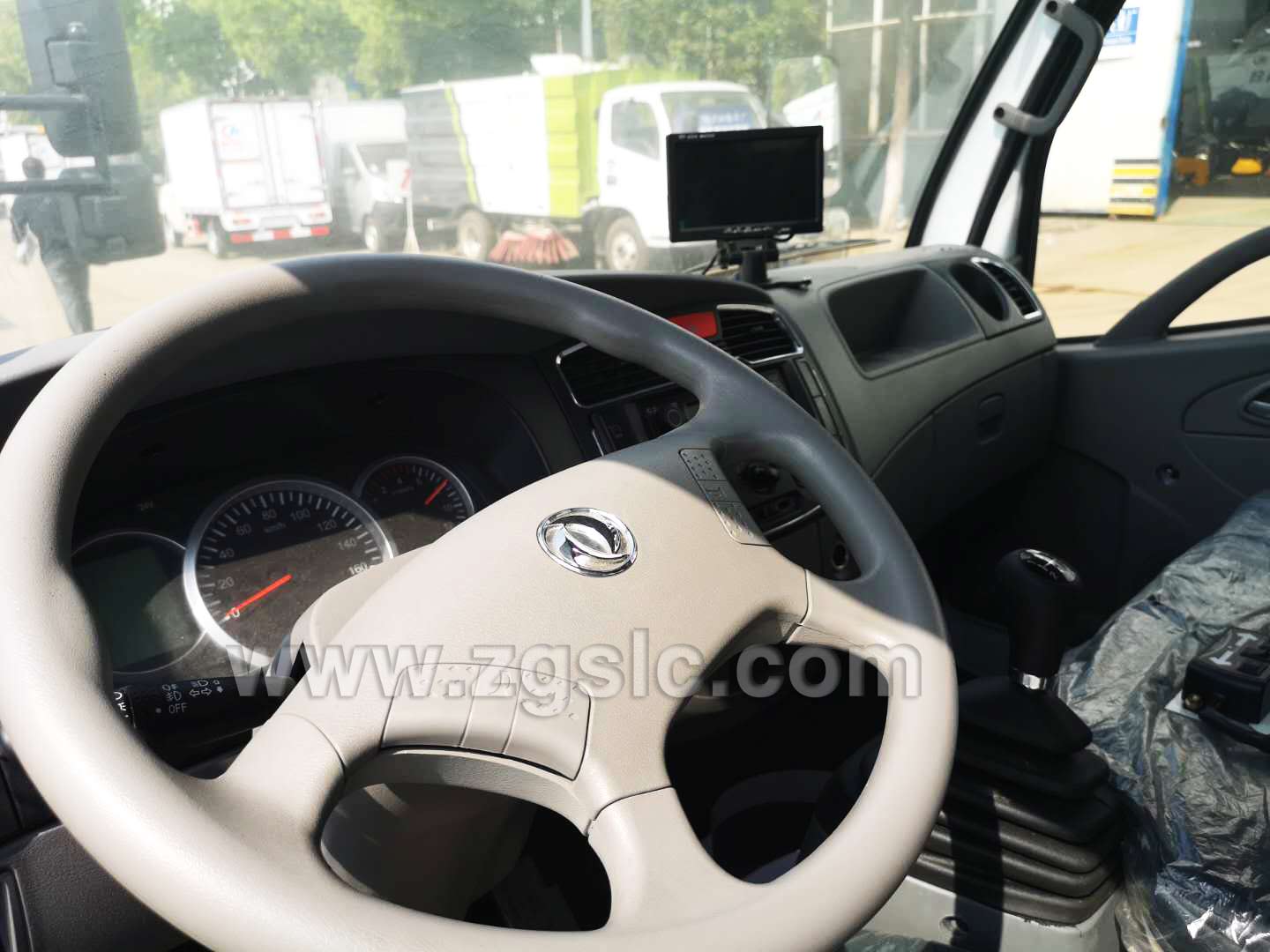 東風多利卡護欄清洗車（國五）