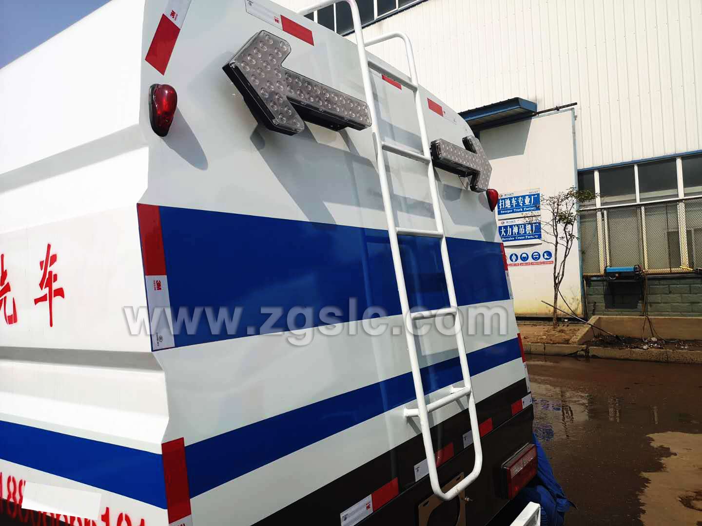 東風多利卡護欄清洗車（國五）