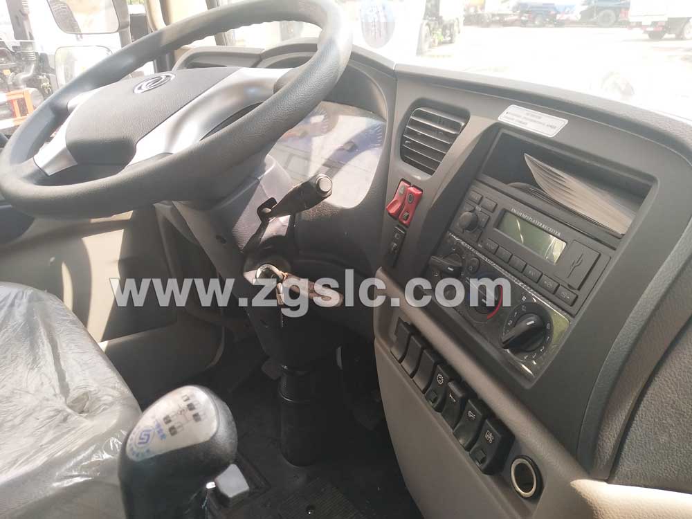 湖北程力東風大多利卡吸污車（國五）