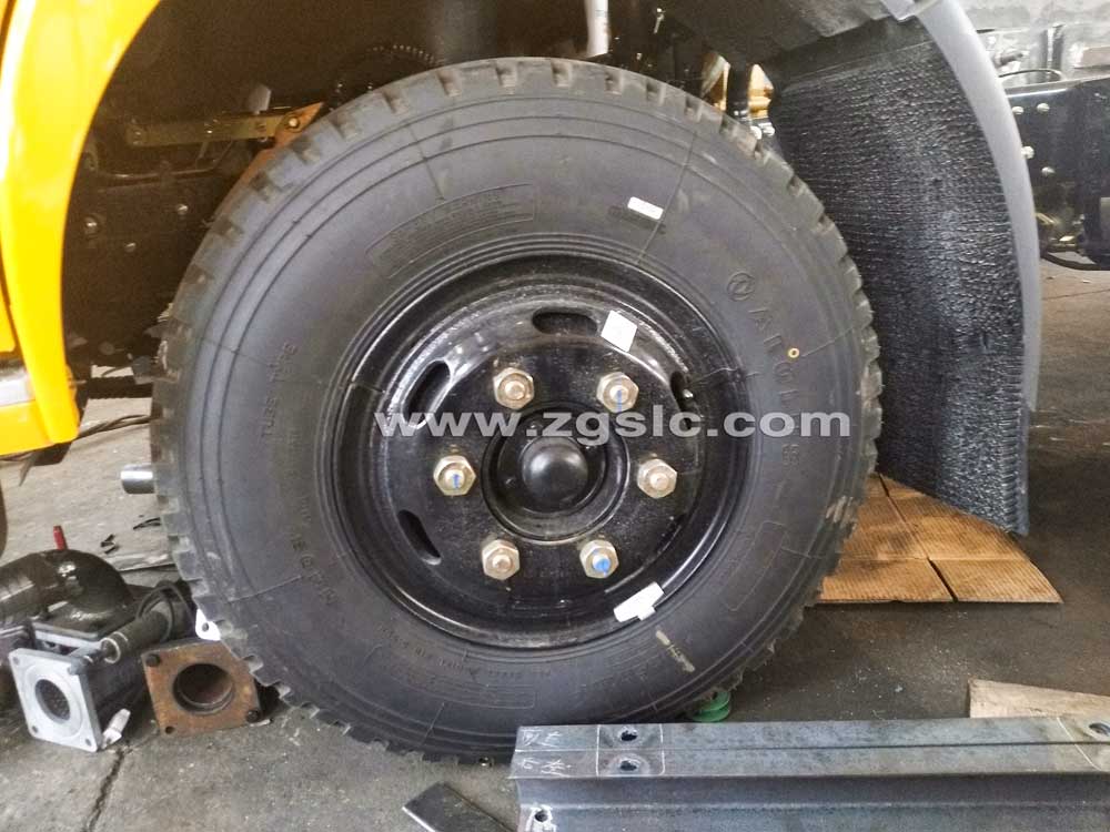 湖北程力東風大多利卡吸污車（國五）