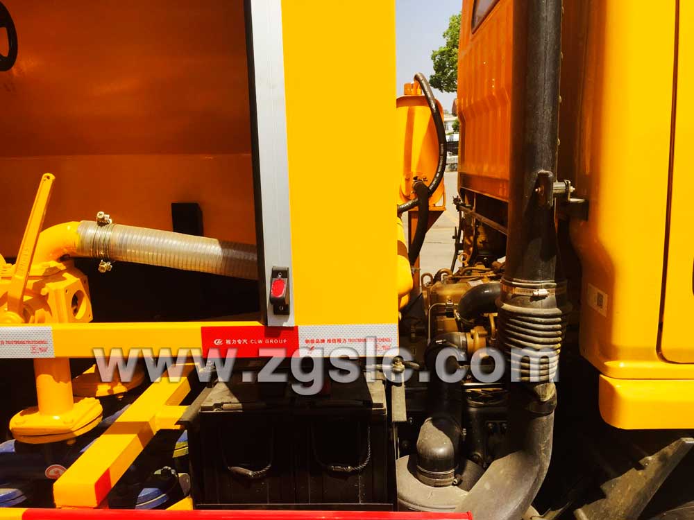 湖北程力東風(fēng)小多利卡清洗吸污車（國五）