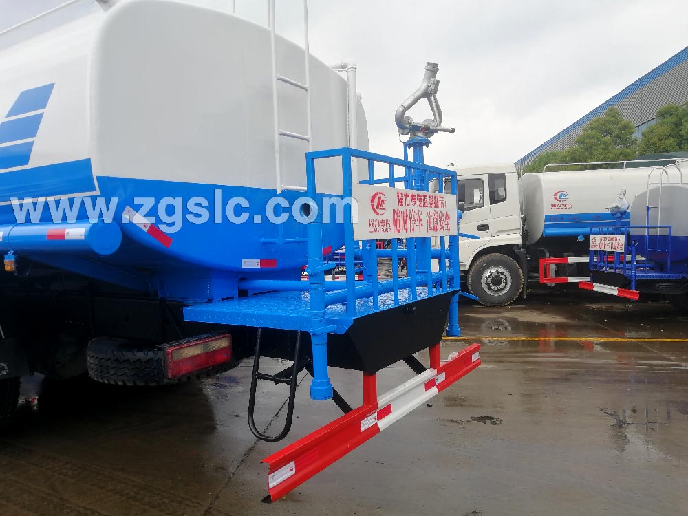 程力東風后雙橋22噸灑水車黃牌（國五）細節