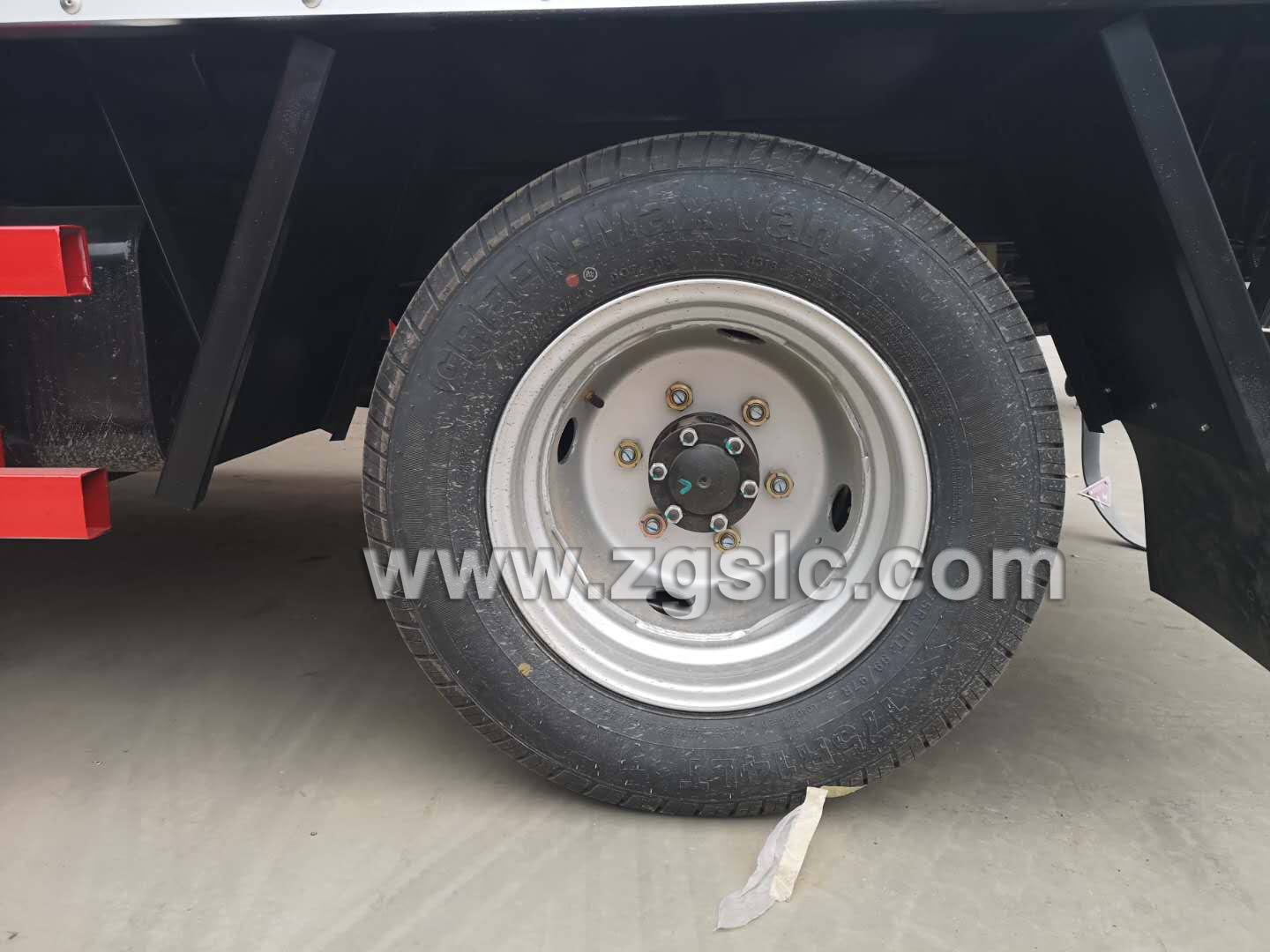 東風途逸易燃氣體廂式運輸車（國五）