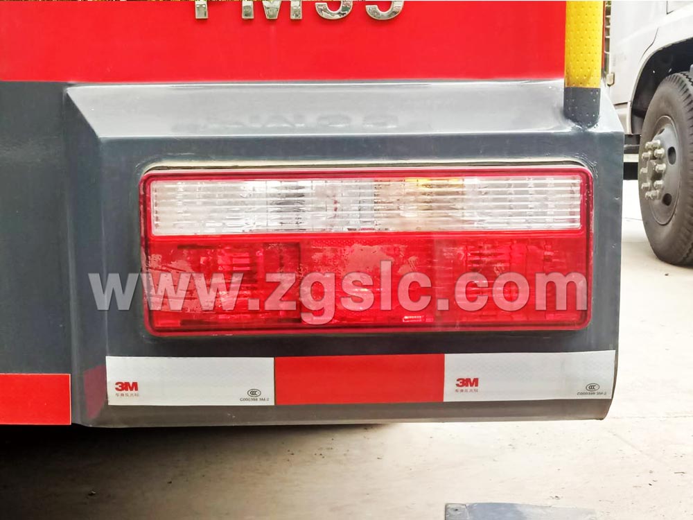 東風大多利卡水罐消防車（國五）