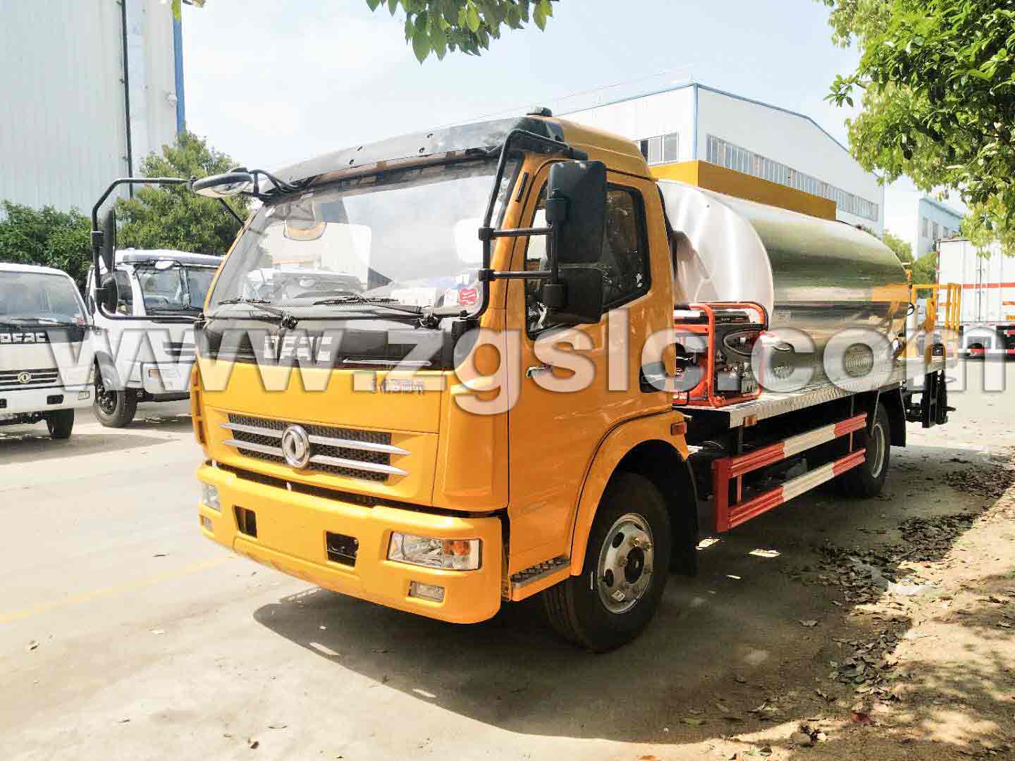 東風(fēng)大多利卡瀝青灑布車（國五）