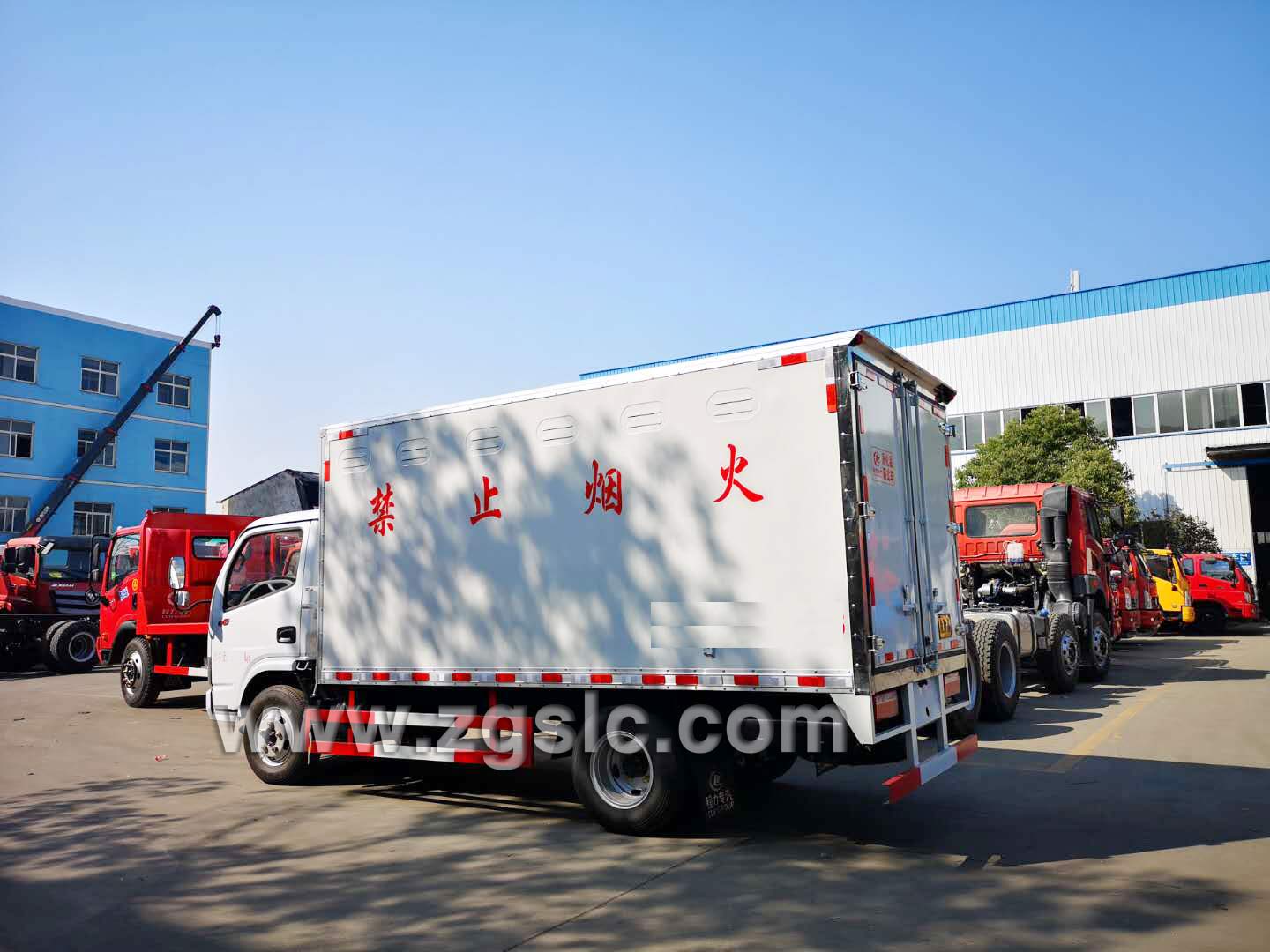 東風小多利卡爆破器材運輸車（國五）