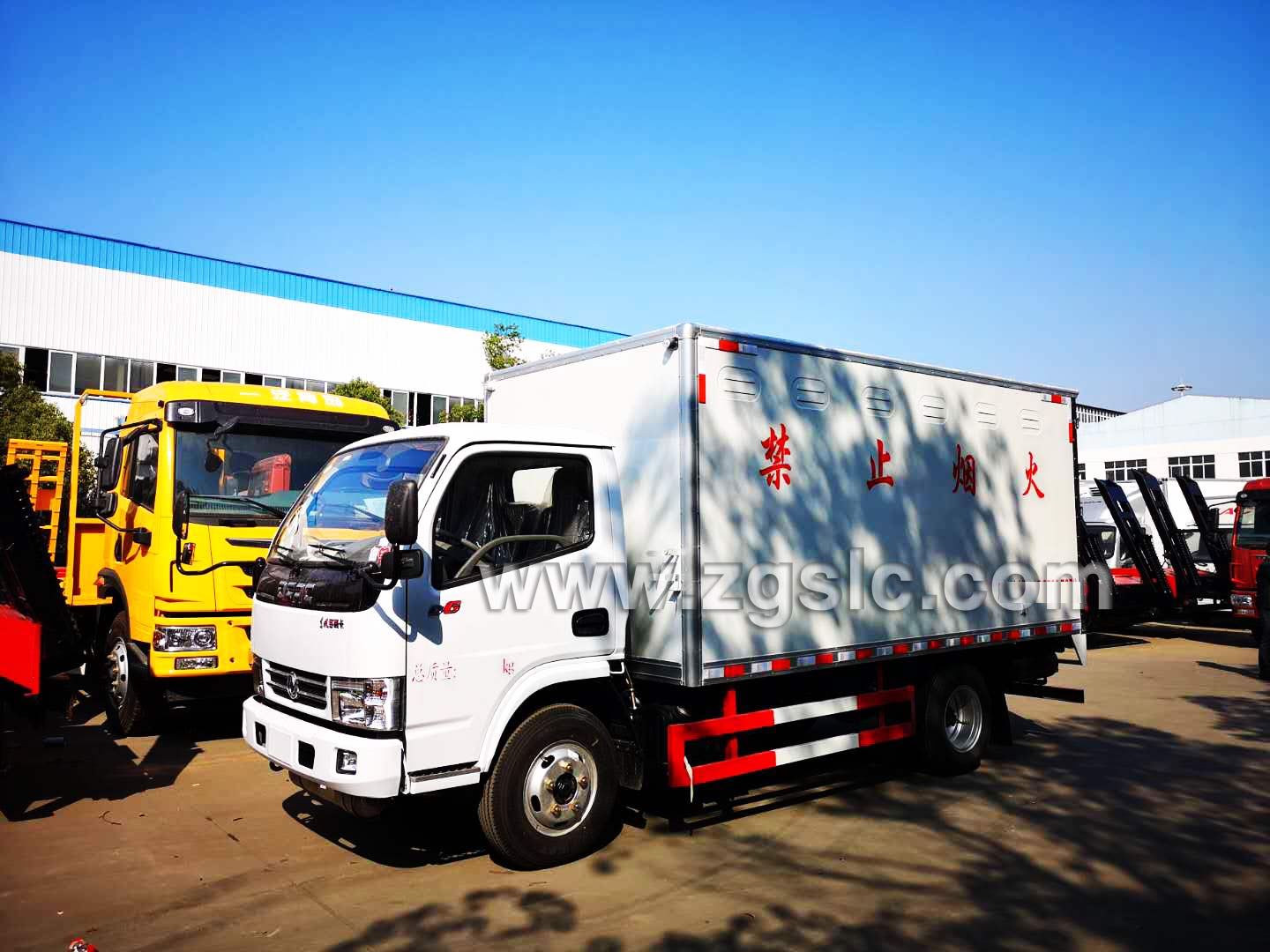 湖北程力東風小多利卡爆破器材運輸車（國五）