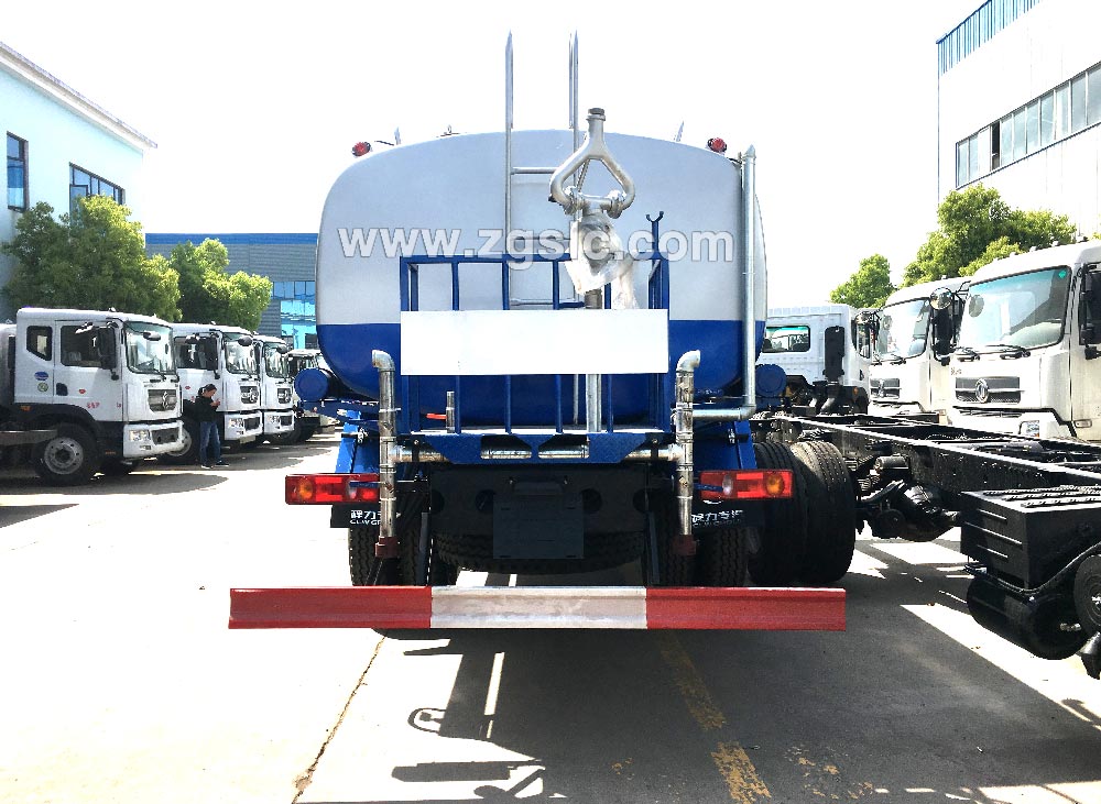 程力12方2019新款東風專底灑水車黃牌（國五）