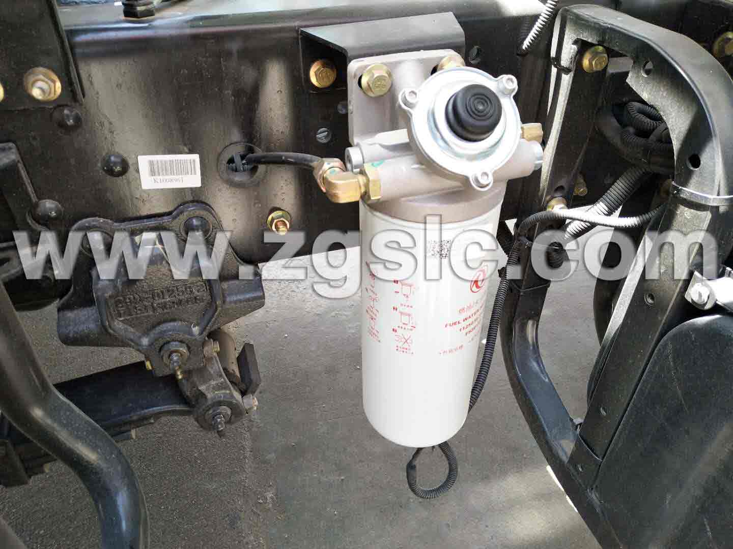 東風天錦散裝飼料車（國五）