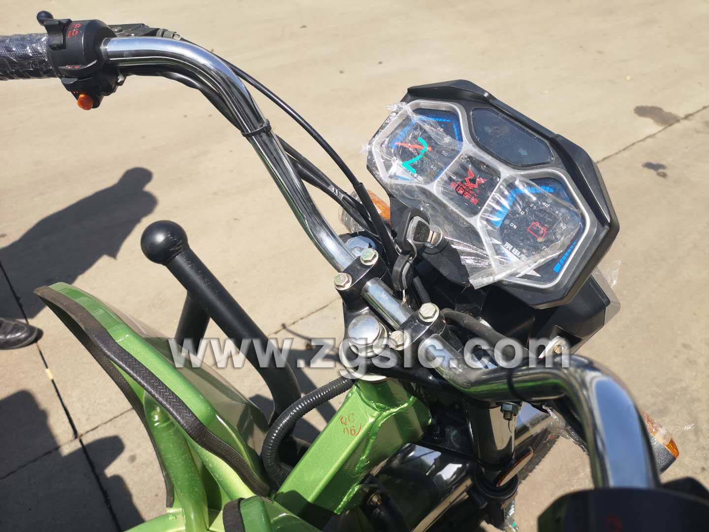 程力集團(tuán)電動(dòng)三輪高壓清洗車