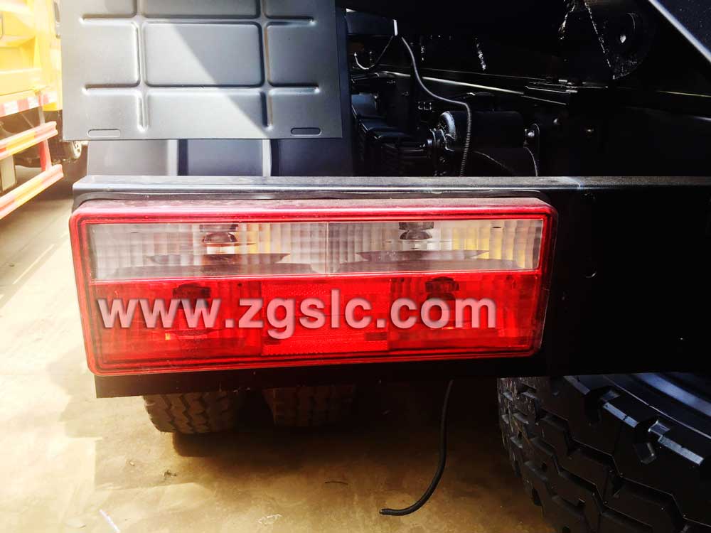 湖北程力東風(fēng)專底吸污車（國五）