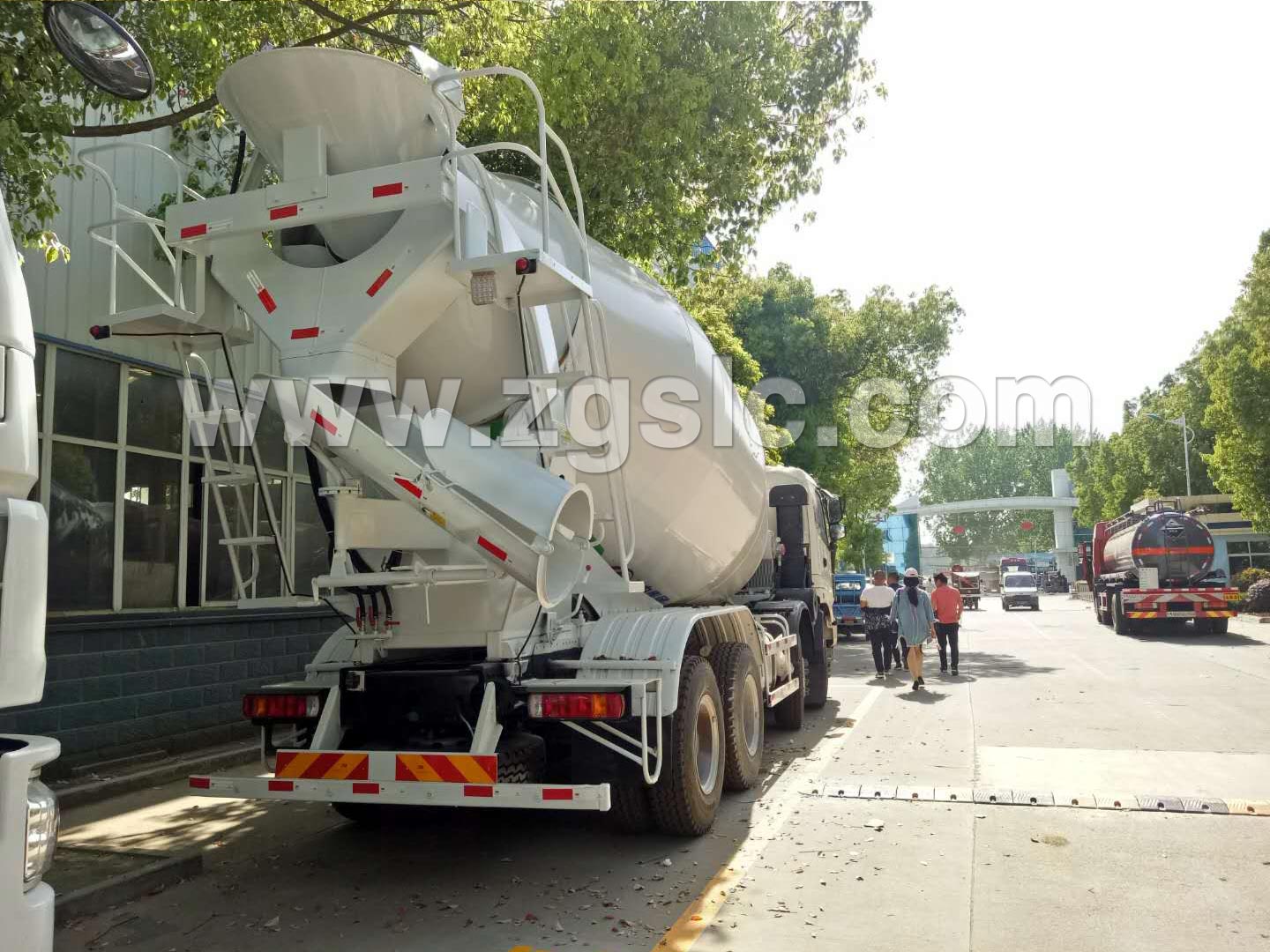 福田混凝土攪拌運(yùn)輸車(國五) 福田混凝土攪拌運(yùn)輸車(國五)