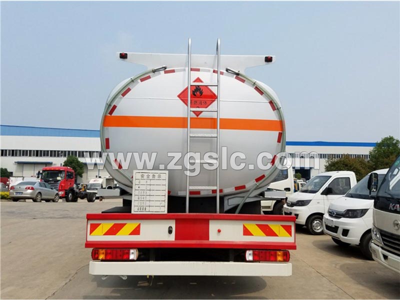 福田歐曼前四后八25方運(yùn)油車(chē)（國(guó)五）