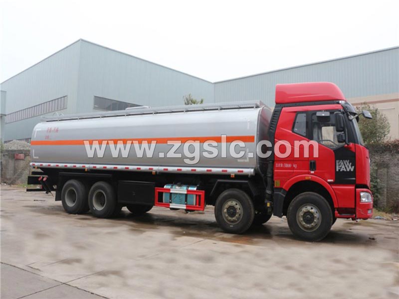 解放前四后八（29方）運油車（國五）