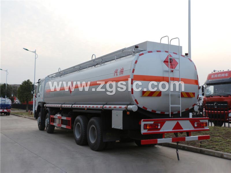 重汽前四后八30方運(yùn)油車（國五）-廠家質(zhì)量