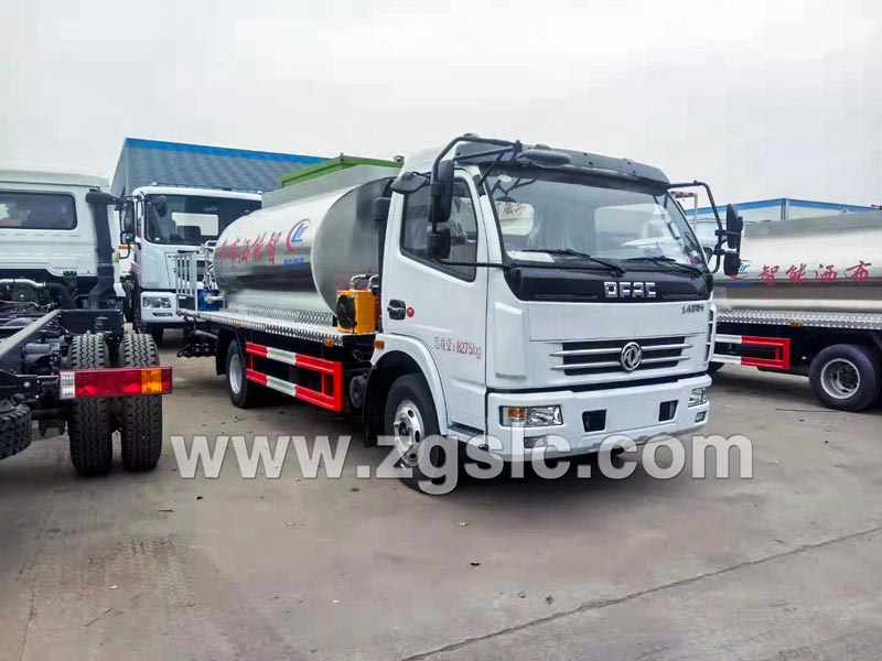 東風大多利卡瀝青灑布車-廠家價格 東風大多利卡瀝青灑布車-廠家價格