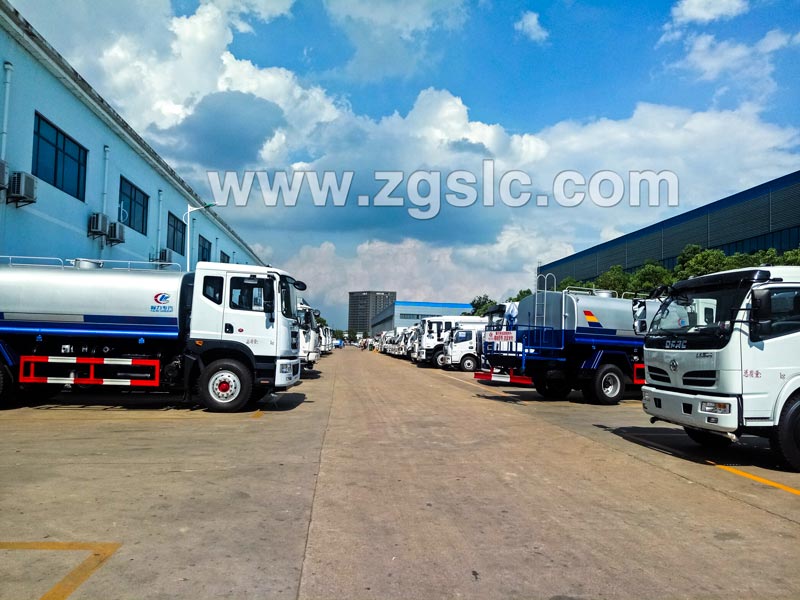 程力專用汽車股份有限公司灑水車車間 程力專用汽車股份有限公司灑水車車間