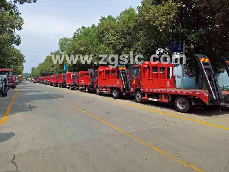 程力集團平板運輸車廠區