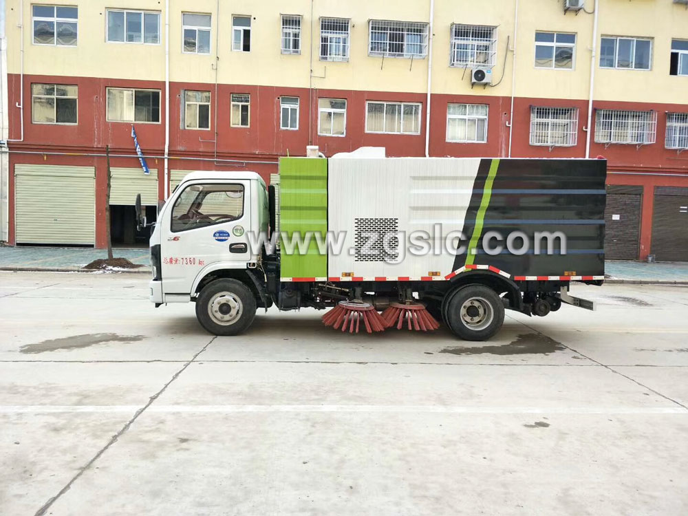 程力專用汽車股份有限公司東風(fēng)多利卡掃路車廠家 程力專用汽車股份有限公司東風(fēng)多利卡掃路車廠家