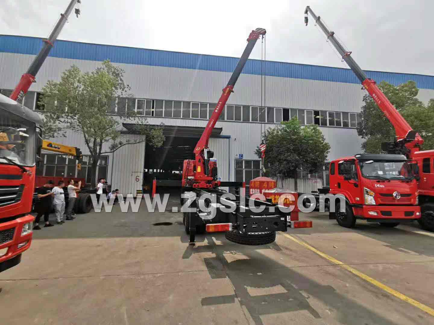 程力集團隨車起重運輸車廠區(qū) 程力集團隨車起重運輸車廠區(qū)