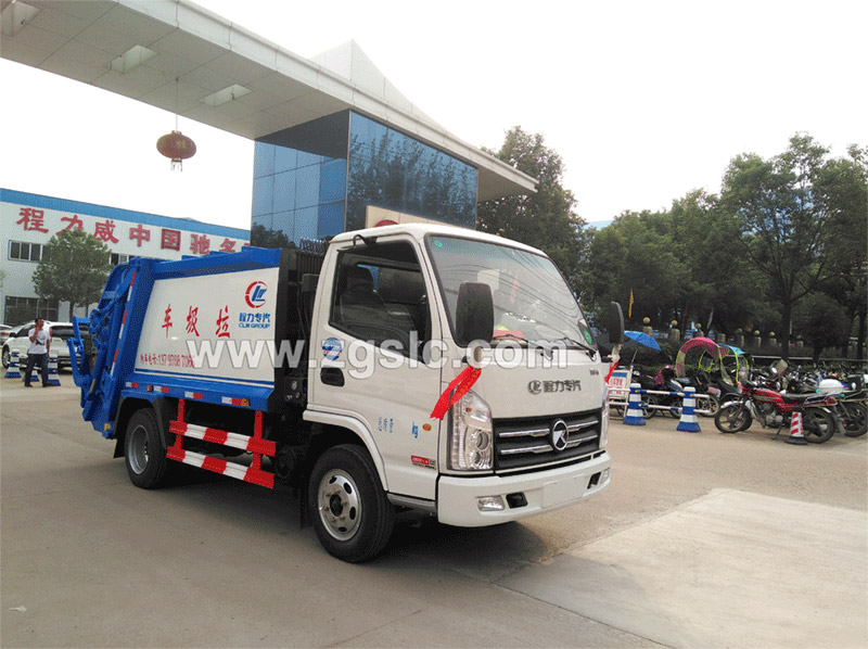 程力集團(tuán)凱馬藍(lán)牌壓縮式垃圾車 程力集團(tuán)凱馬藍(lán)牌壓縮式垃圾車