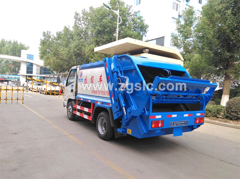 程力集團(tuán)凱馬藍(lán)牌壓縮式垃圾車 程力集團(tuán)凱馬藍(lán)牌壓縮式垃圾車