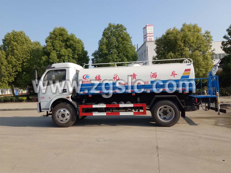 程力集團東風福瑞卡多功能綠化灑水車.jpg 程力集團東風福瑞卡多功能綠化灑水車.jpg