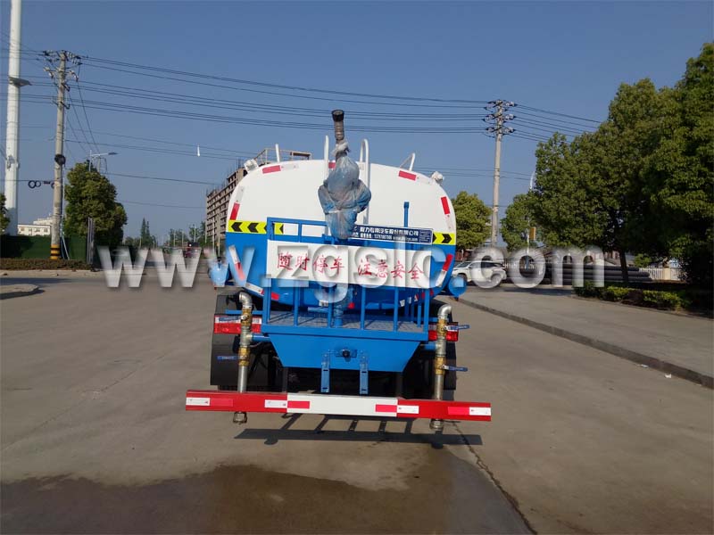 程力集團東風福瑞卡多功能綠化灑水車.jpg 程力集團東風福瑞卡多功能綠化灑水車.jpg