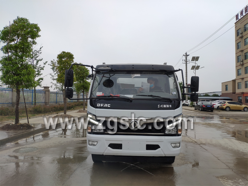 程力集團(tuán)東風(fēng)福瑞卡多功能綠化灑水車.jpg 程力集團(tuán)東風(fēng)福瑞卡多功能綠化灑水車.jpg