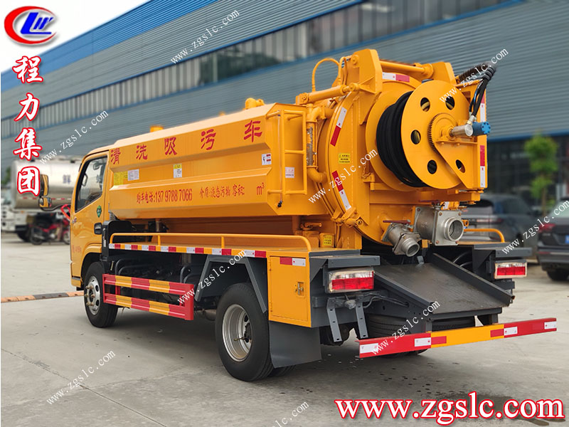 程力集團多利卡清洗吸污車.jpg 程力集團多利卡清洗吸污車.jpg