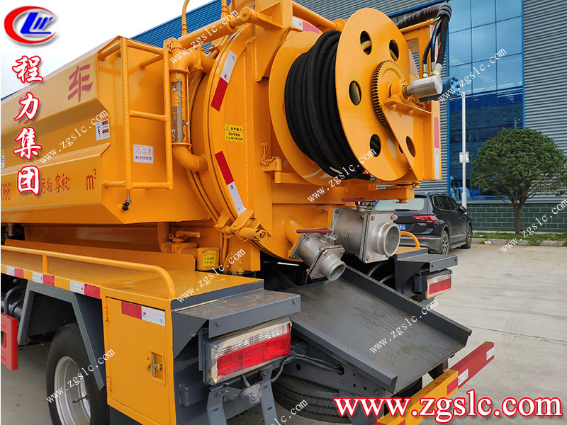 程力集團多利卡清洗吸污車.jpg 程力集團多利卡清洗吸污車.jpg