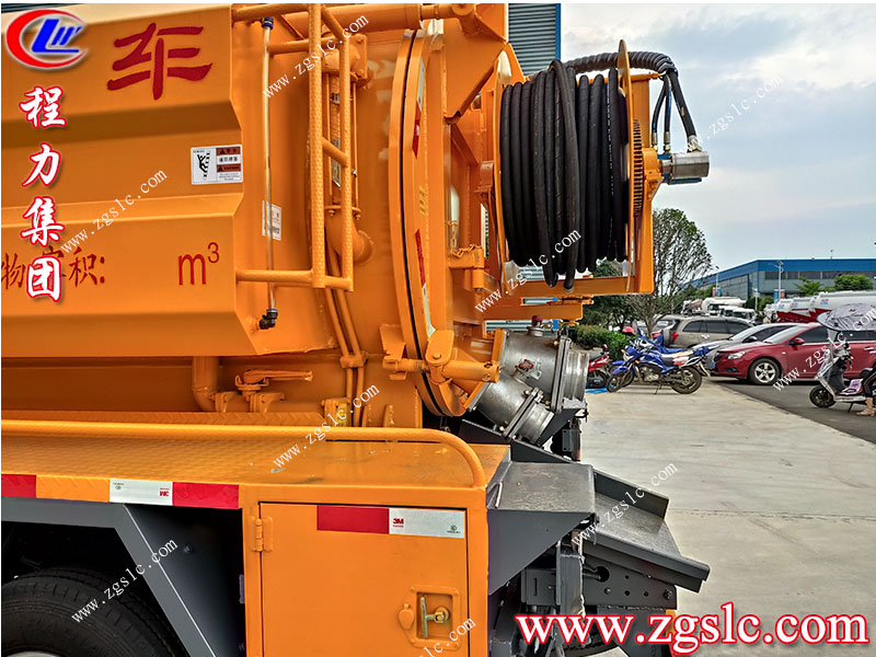 程力集團多利卡清洗吸污車.jpg 程力集團多利卡清洗吸污車.jpg