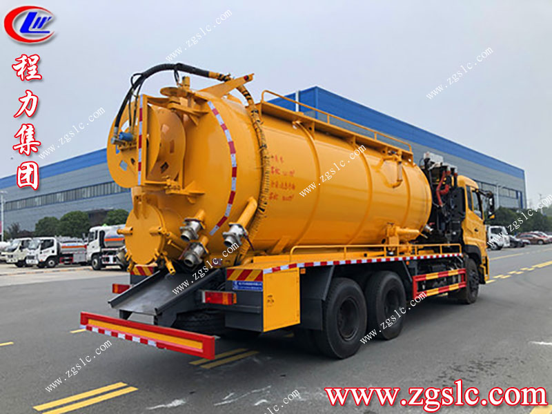 程力集團東風天龍后八輪清洗吸污車.jpg