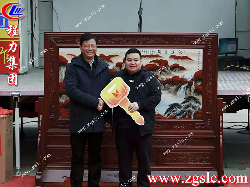 上圖為程力江鈴底盤部3000臺(tái)車輛交車儀式.jpg 上圖為程力江鈴底盤部3000臺(tái)車輛交車儀式.jpg