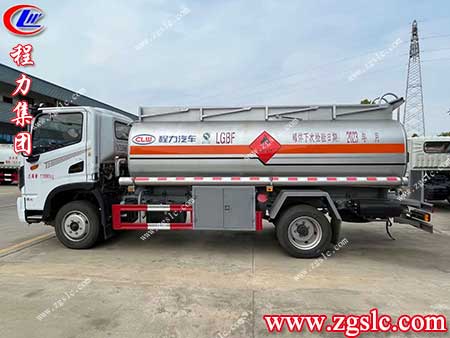 程力集團 3掃路車.jpg