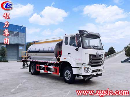 程力集團 3掃路車.jpg